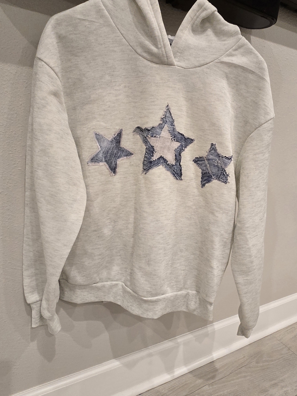 SHEIN Light Gray Hoodie with Distressed Denim Star Appliqués